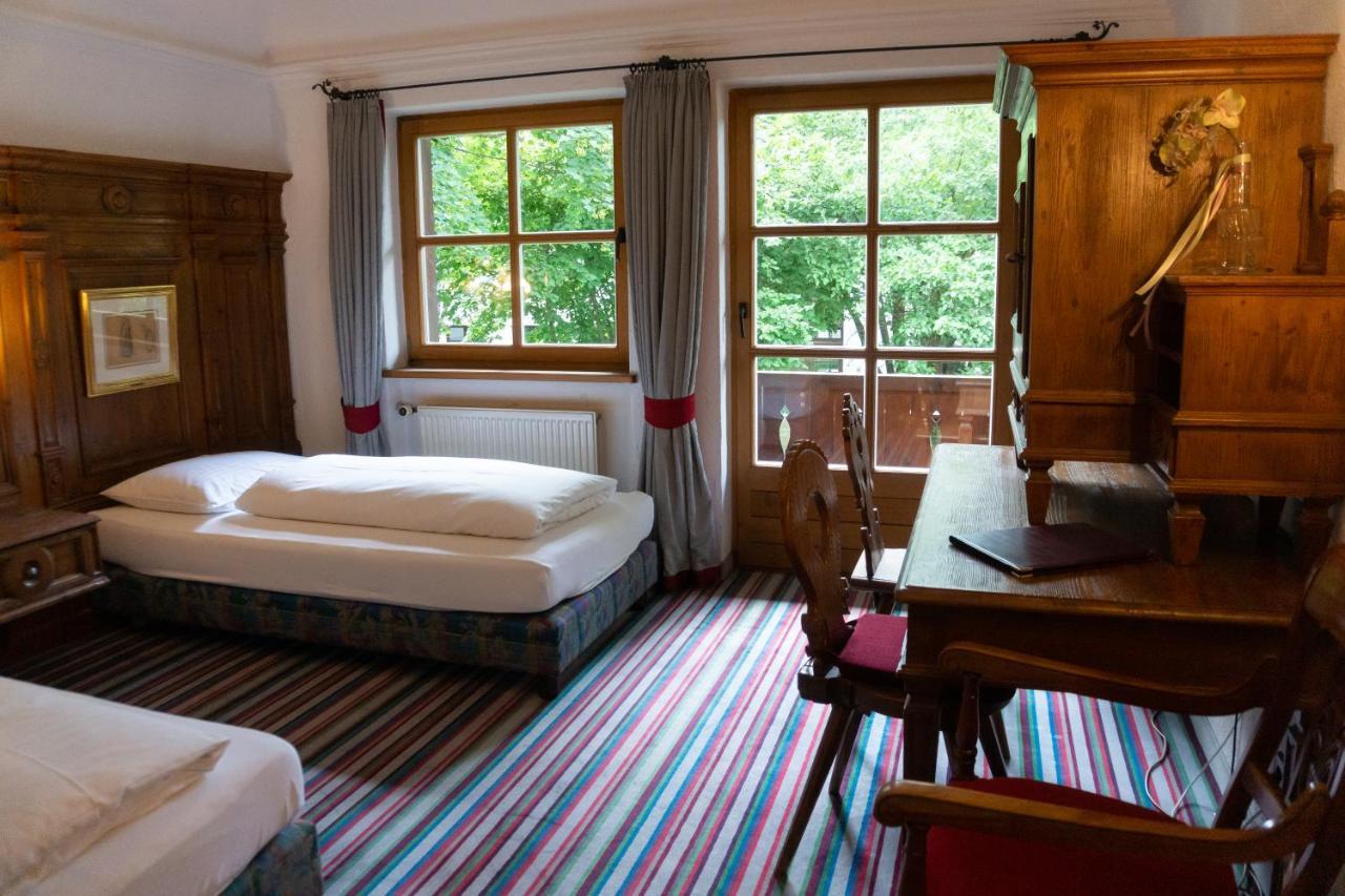 Hotel Schrenkhof Unterhaching Exteriör bild